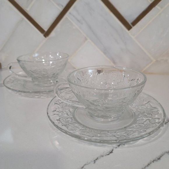 Princess House Fantasia Poinsettia glass Coffee Tea Cups / Saucers set of 2 - Picture 2 of 10